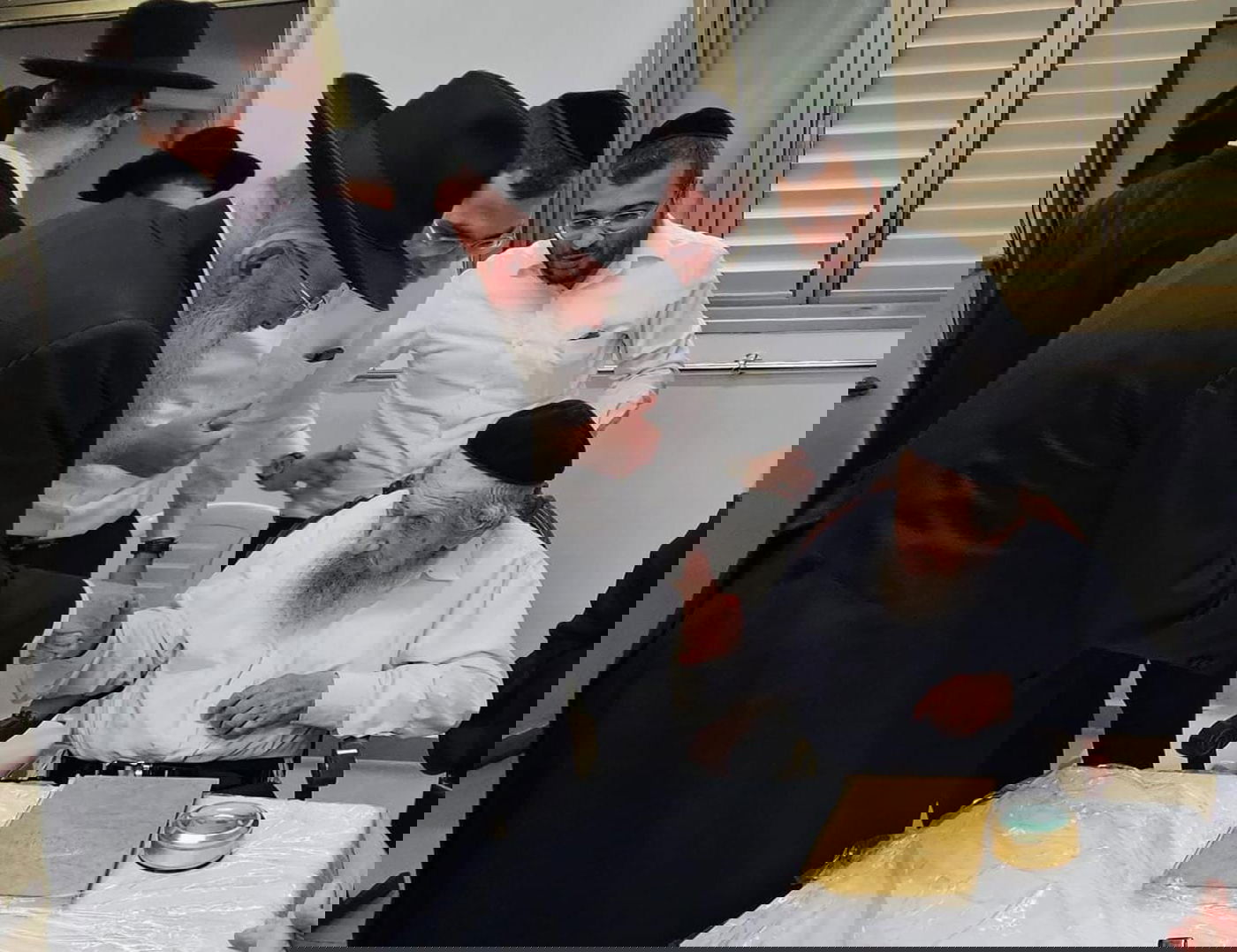 פסח במחיצת הגר"ד לנדו