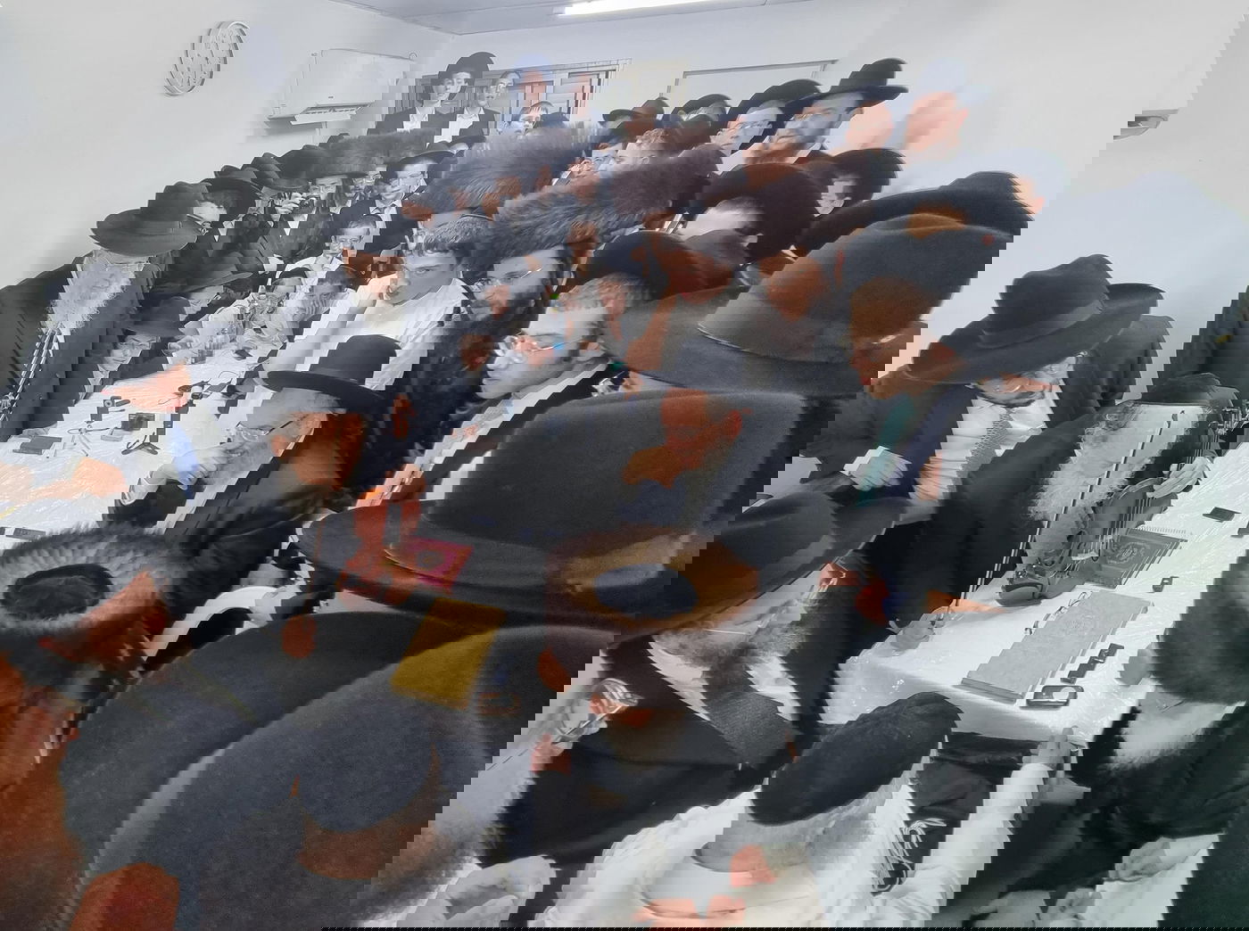 פסח במחיצת הגר"ד לנדו