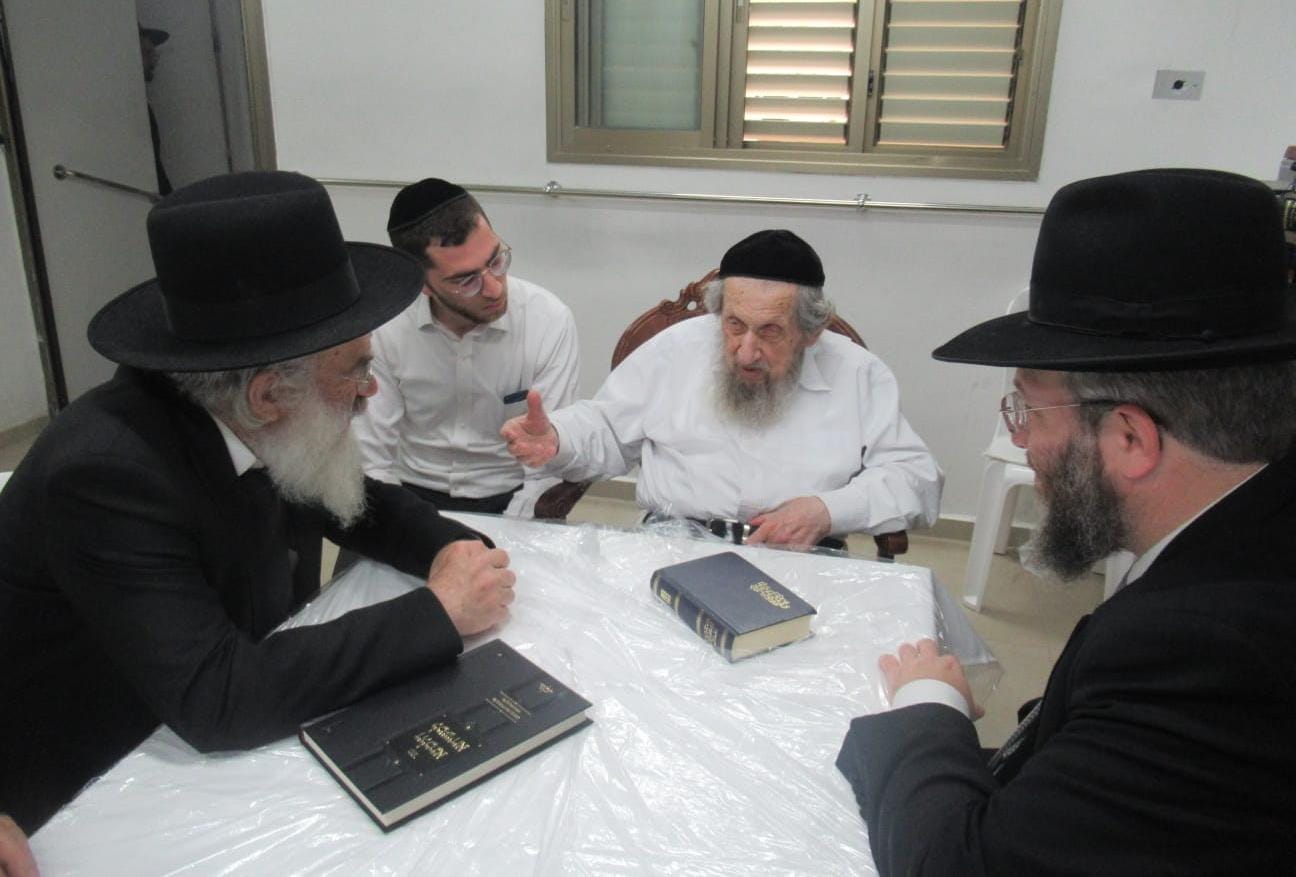 פסח במחיצת הגר"ד לנדו