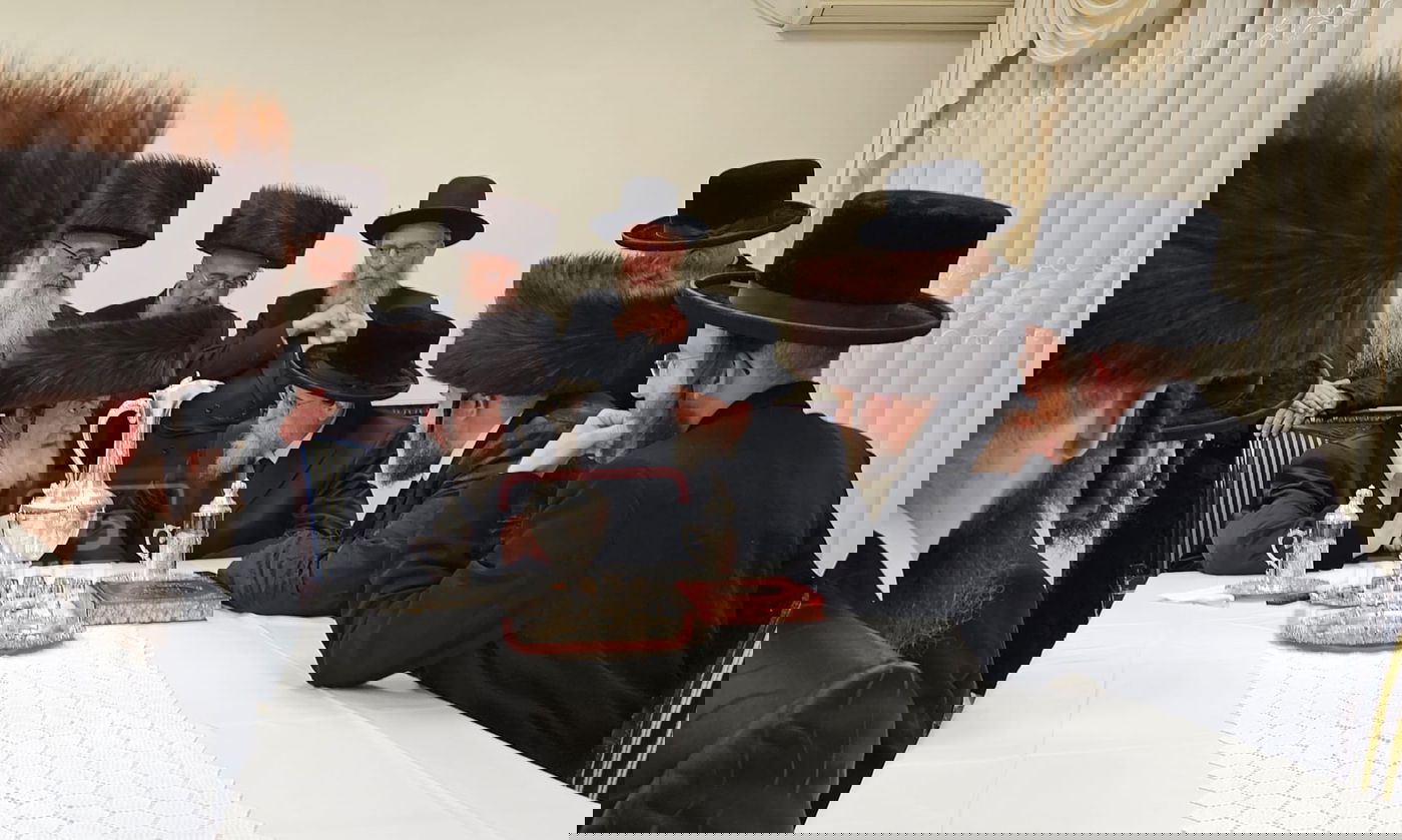 האדמו"ר מויז'ניץ בביקור אצל האדמו"ר מבאיאן 