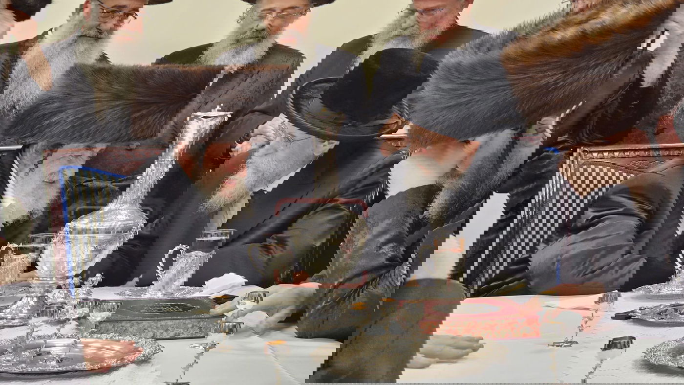 האדמו"ר מויז'ניץ בביקור אצל האדמו"ר מבאיאן 