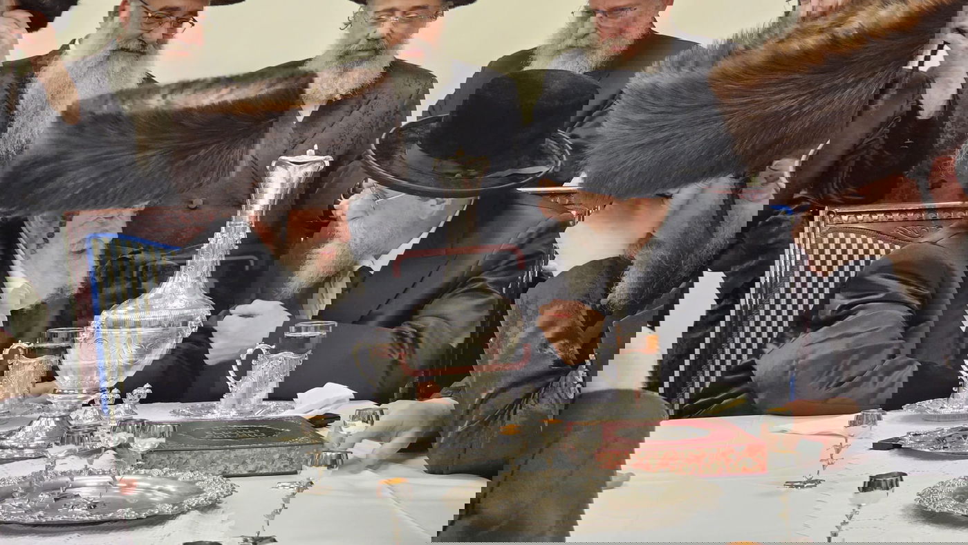 האדמו"ר מויז'ניץ בביקור אצל האדמו"ר מבאיאן 