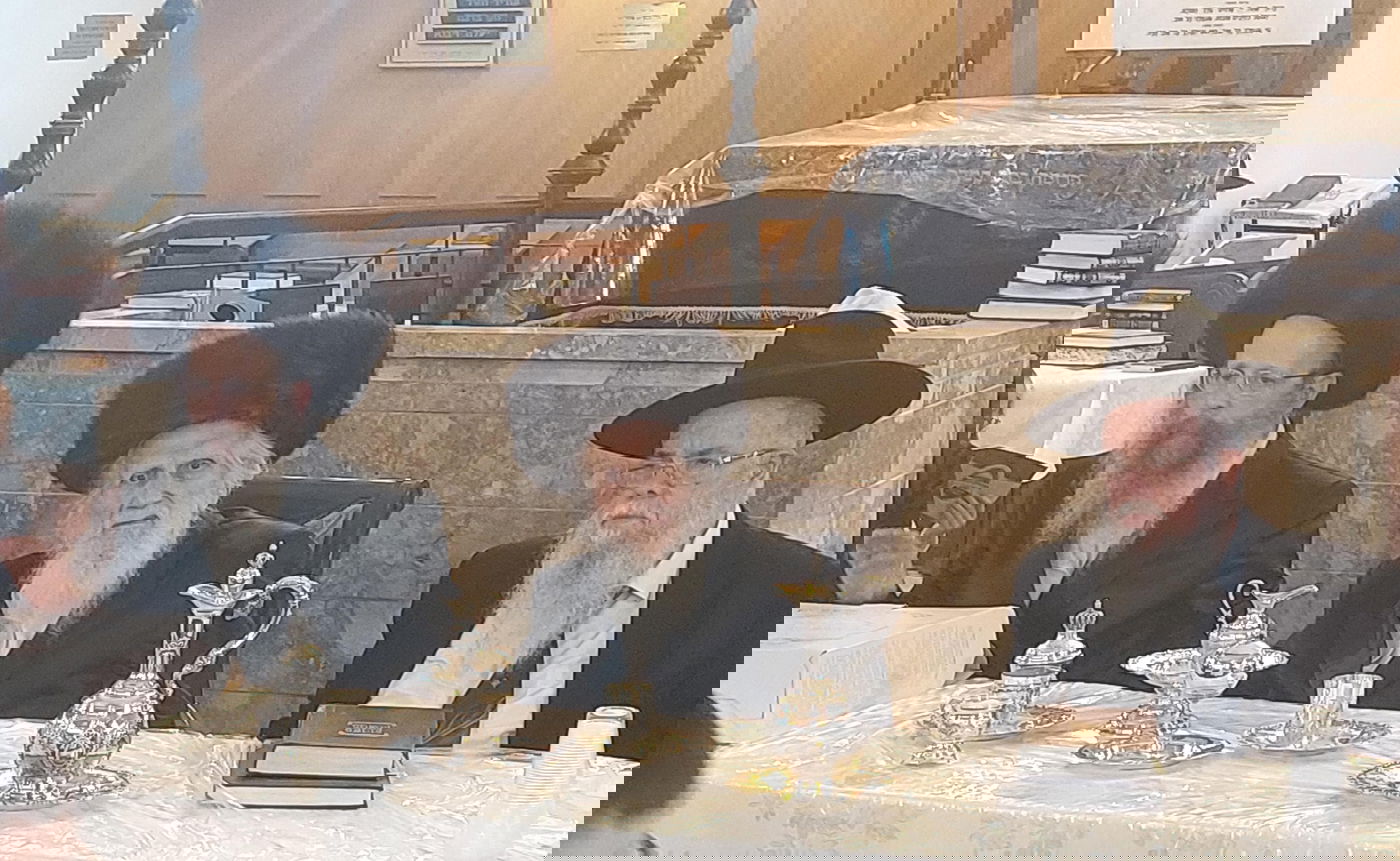 חג הפסח בצל הגה"צ ר' מרדכי אויערבאך