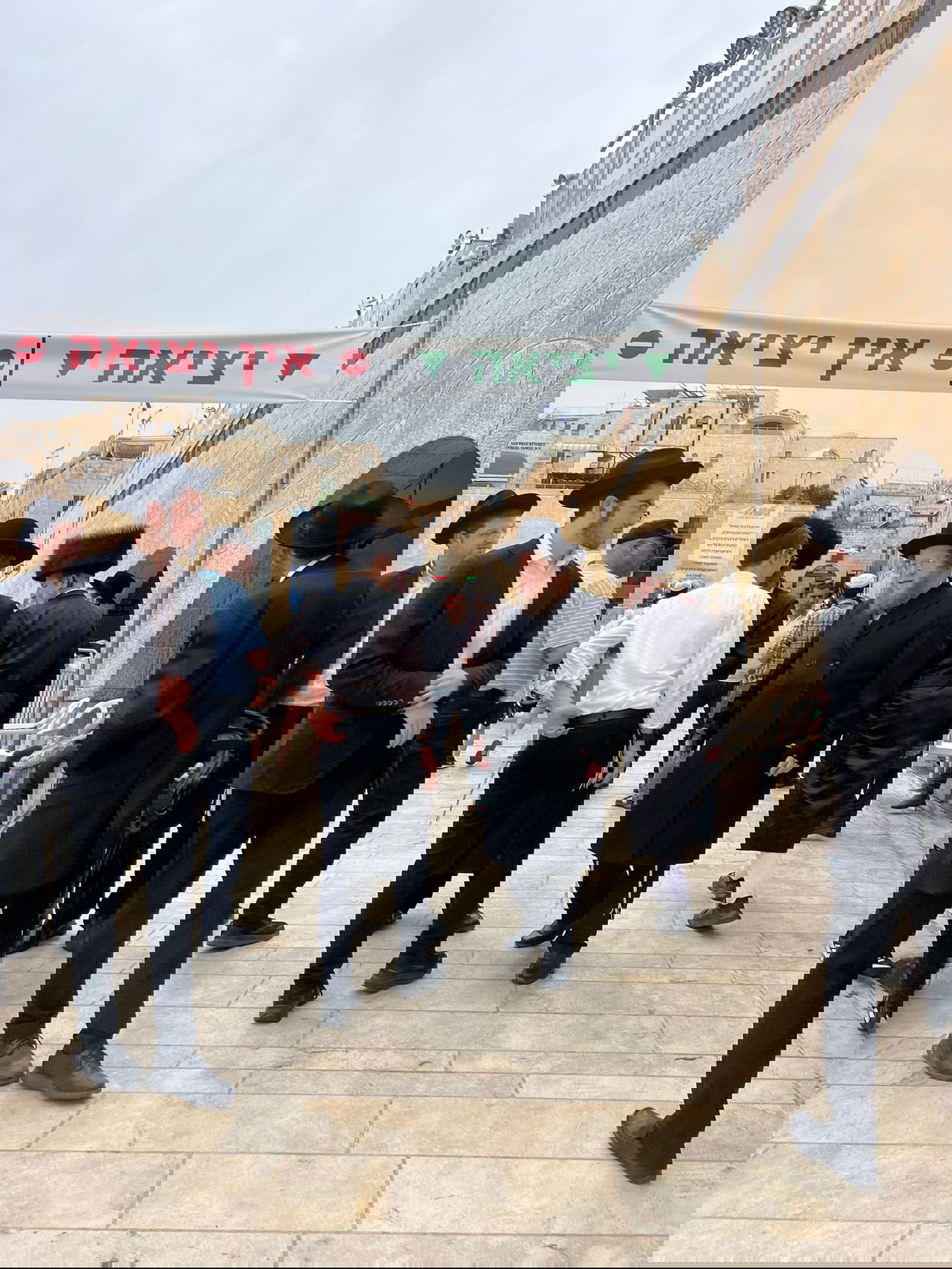 זופניק בכיכר • כל התמונות, הנייעס והחשיפות של פסח והמסתעף