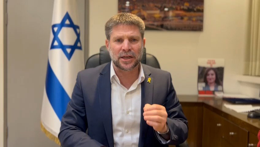 סמוטריץ תוקף, הערב