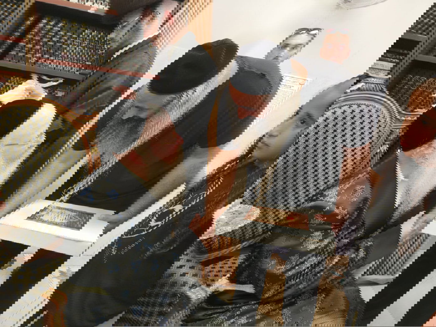 חג הפסח בחצה"ק קרעטשניף ק"ג