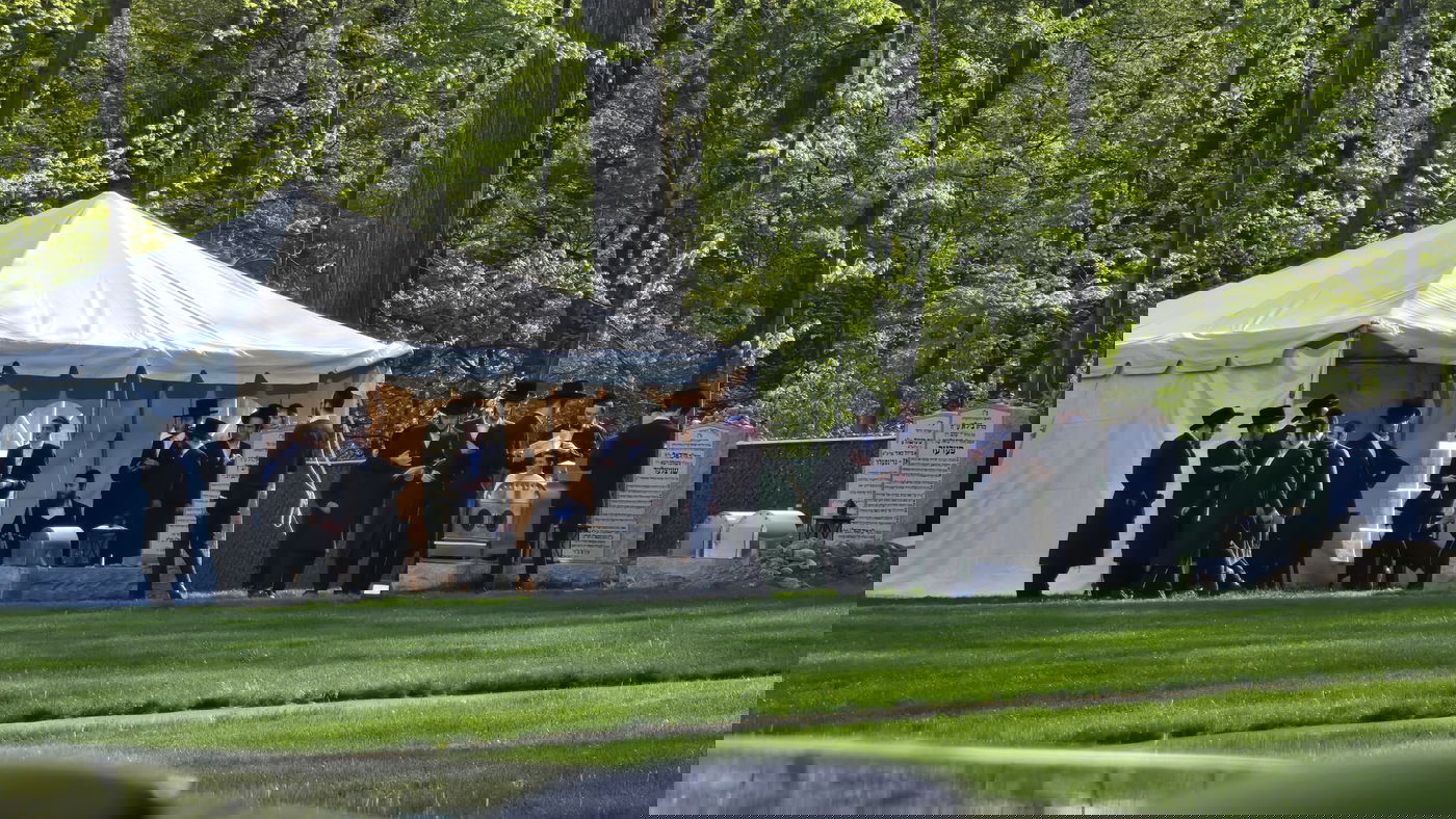 יאר צייט ראשון לר' מיכאל שניצלער