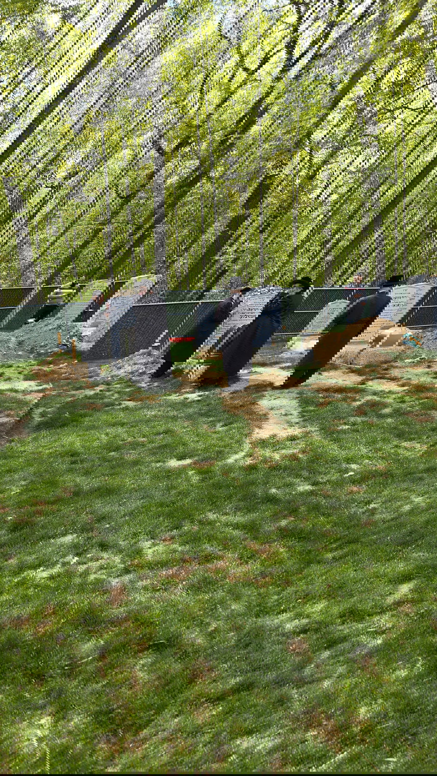 יאר צייט ראשון לר' מיכאל שניצלער