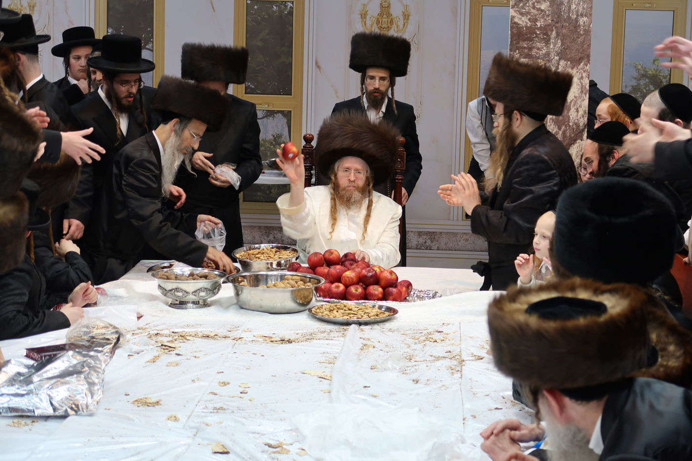 חג הפסח בחצה"ק שומרי אמונים