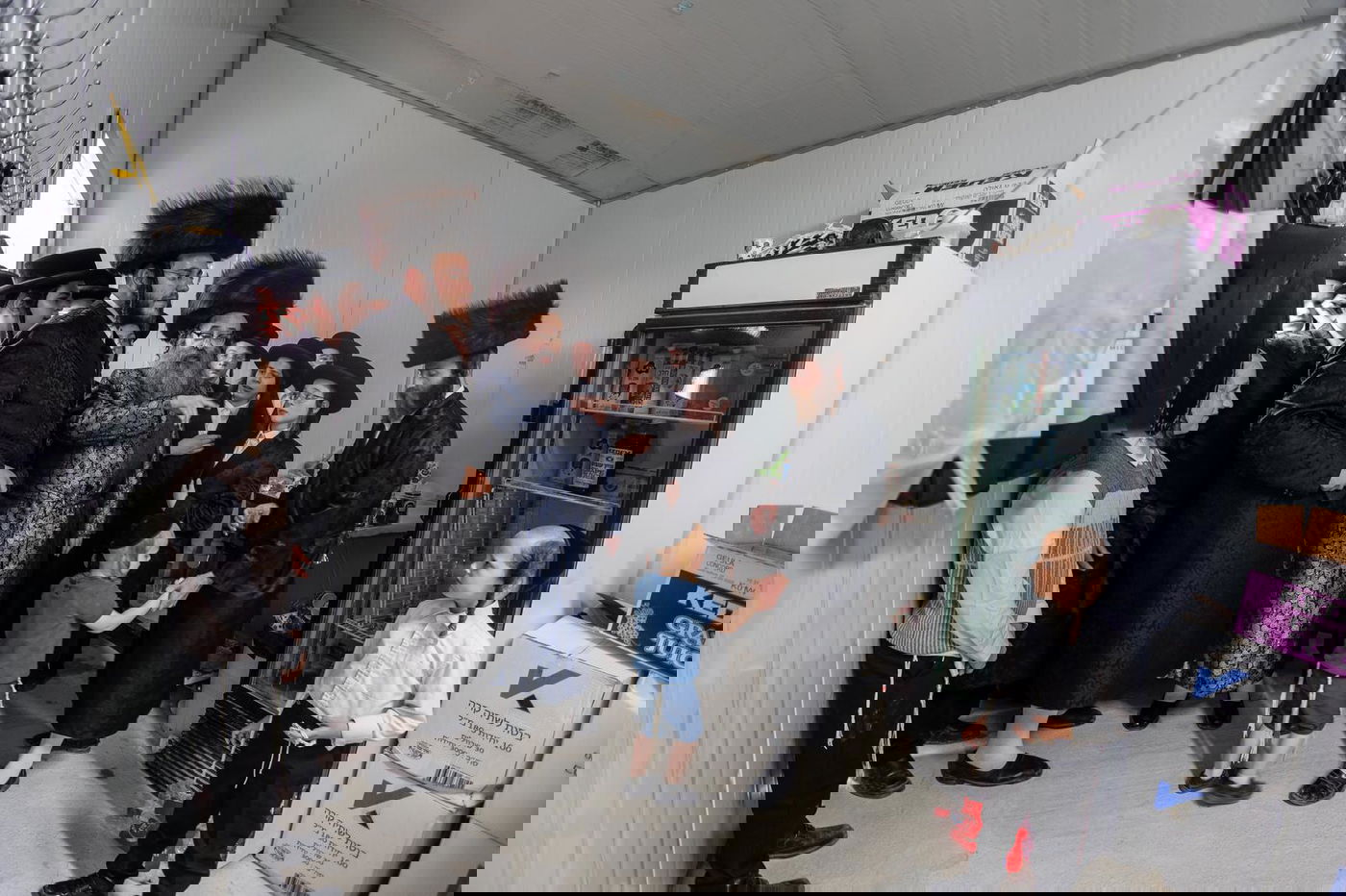 הגה"צ ראש ישיבת סאטמאר בחנוכת בית המדרש בבי"ש