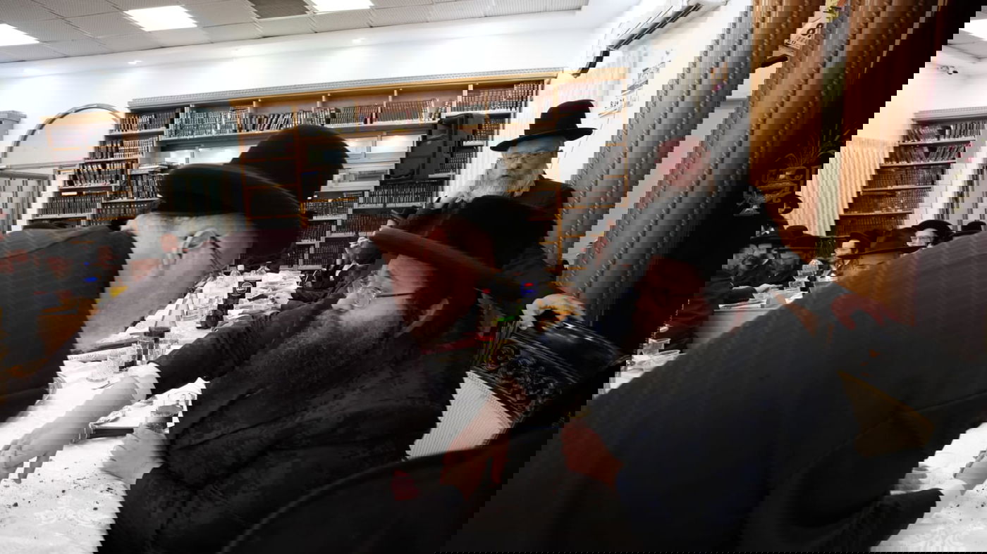 האדמו"ר מזימגראד בטיש הילולא