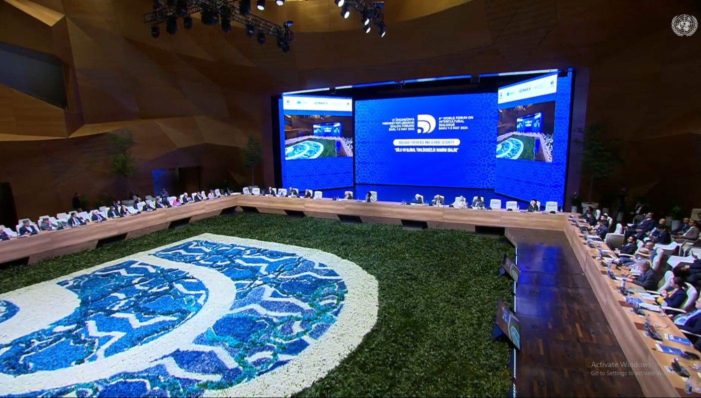 גרוניך נואם בפורום