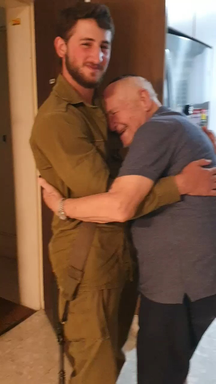 עם נכדו