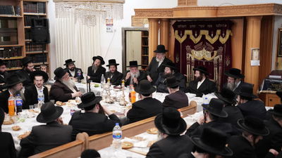 טיש הילולא בצאנז גימגראד 