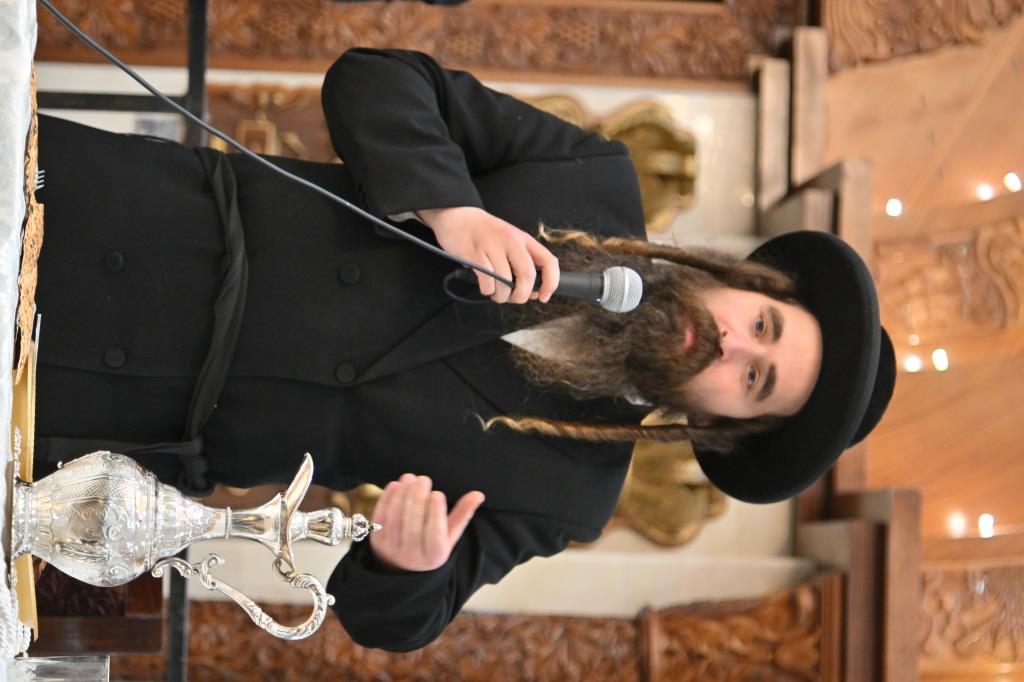 טיש הילולא בקאליב