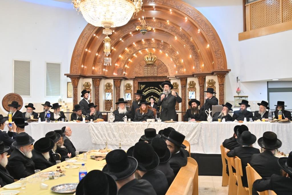 טיש הילולא בקאליב