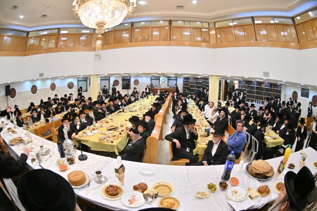 טיש הילולא בקאליב