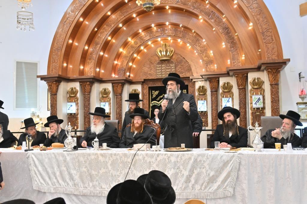 טיש הילולא בקאליב