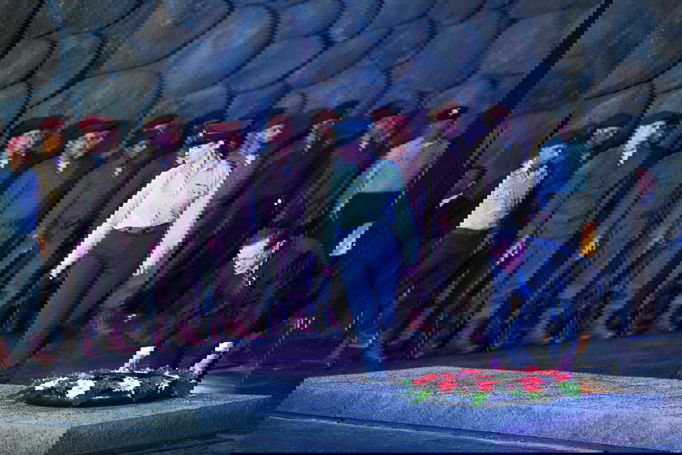 צעקות על נתניהו בטקס הזיכרון: "בניו ובנותיו שהופקרו"