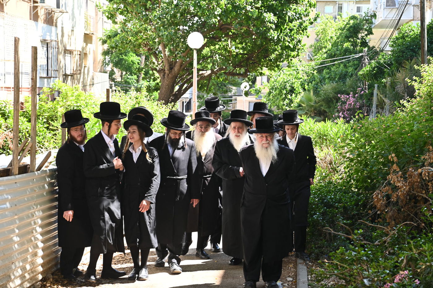 מסע הלוויית בת האדמו"ר מספינקא