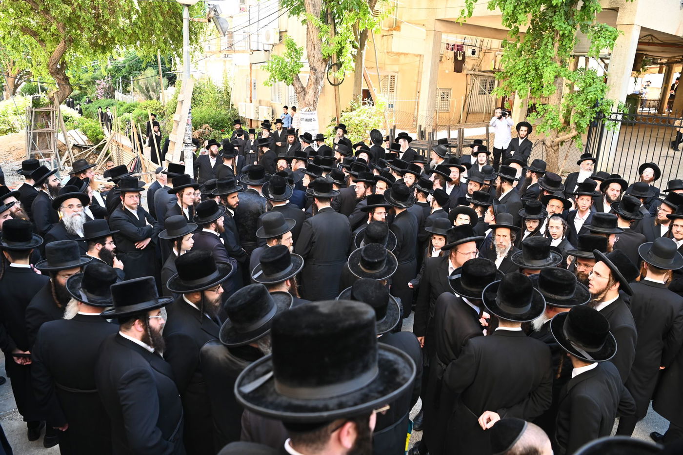 מסע הלוויית בת האדמו"ר מספינקא