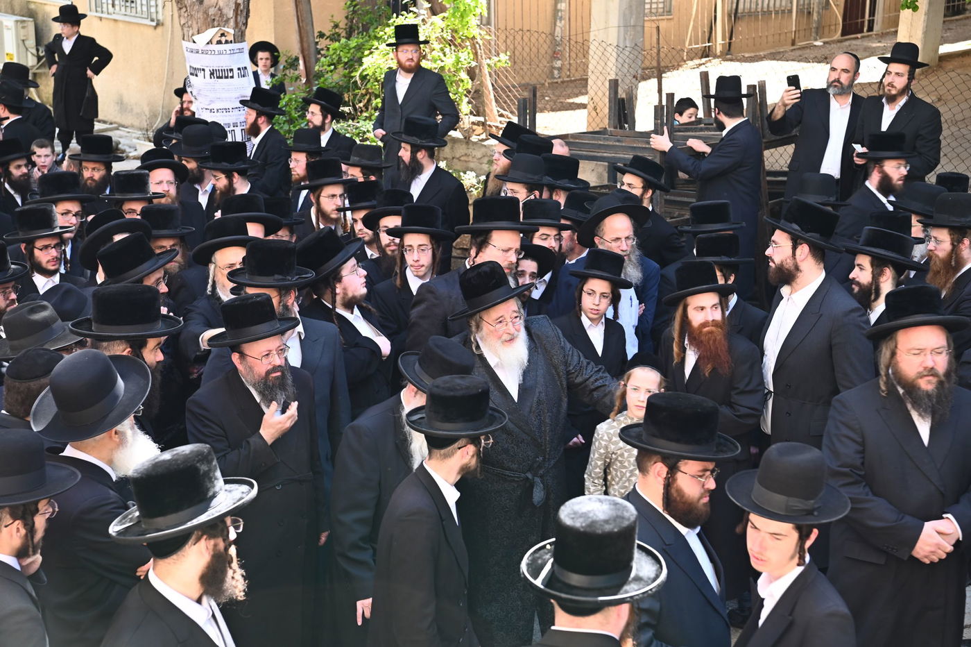 מסע הלוויית בת האדמו"ר מספינקא