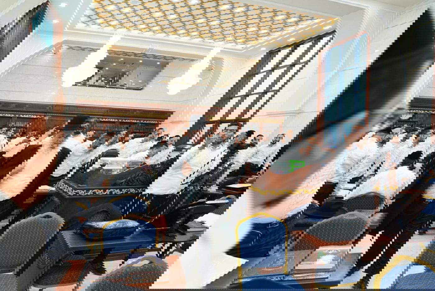 הגר"י כהן בפתיחת הזמן במוסדות 'יביע אומר'. 