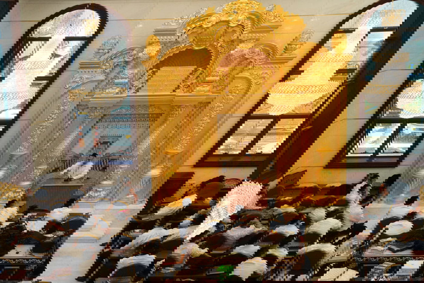 הגר"י כהן בפתיחת הזמן במוסדות 'יביע אומר'. 