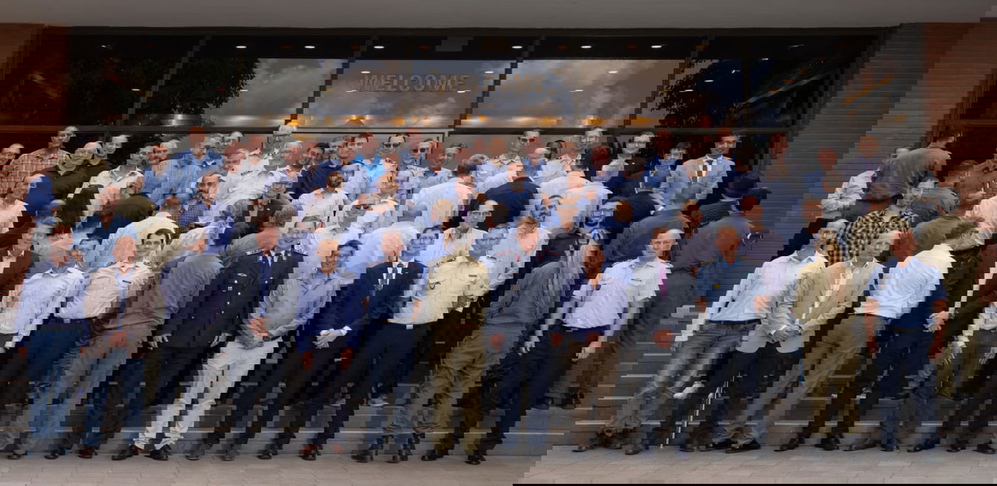 הנציגים הגרמנים והישראלים