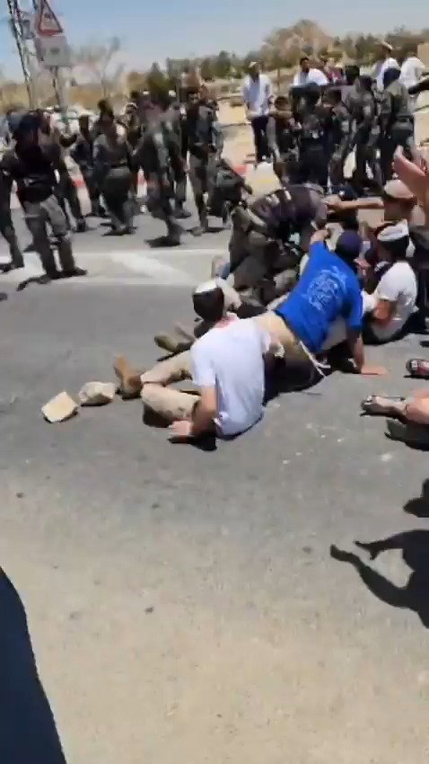 אלימות משטרתית כנגד פעילי צו 9 במצפה רמון, היום