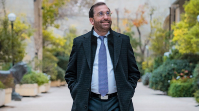 מאיר גפני בגרסה ווקאלית מלהיבה: "2000"