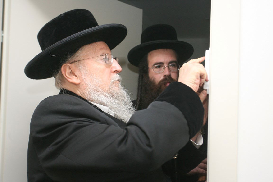 שוקי לרר מגיש: גלריית ענק מחיי האדמו"ר מביאלה זצ"ל