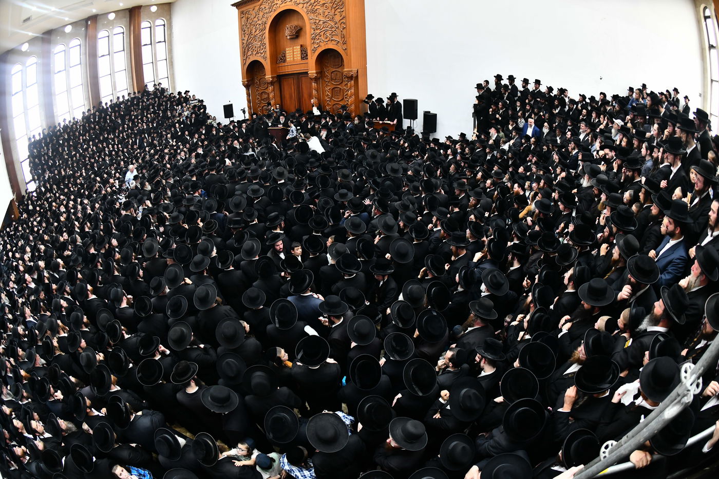  מסע הלווית האדמו"ר מביאלה זצוק"ל