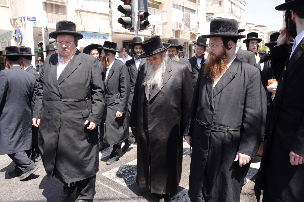 שוקי לרר מגיש: גלריית ענק מחיי האדמו"ר מביאלה זצ"ל