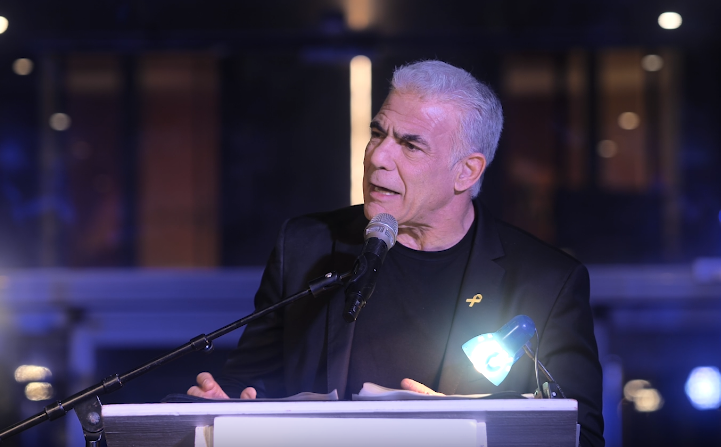 לפיד הערב בנאומו