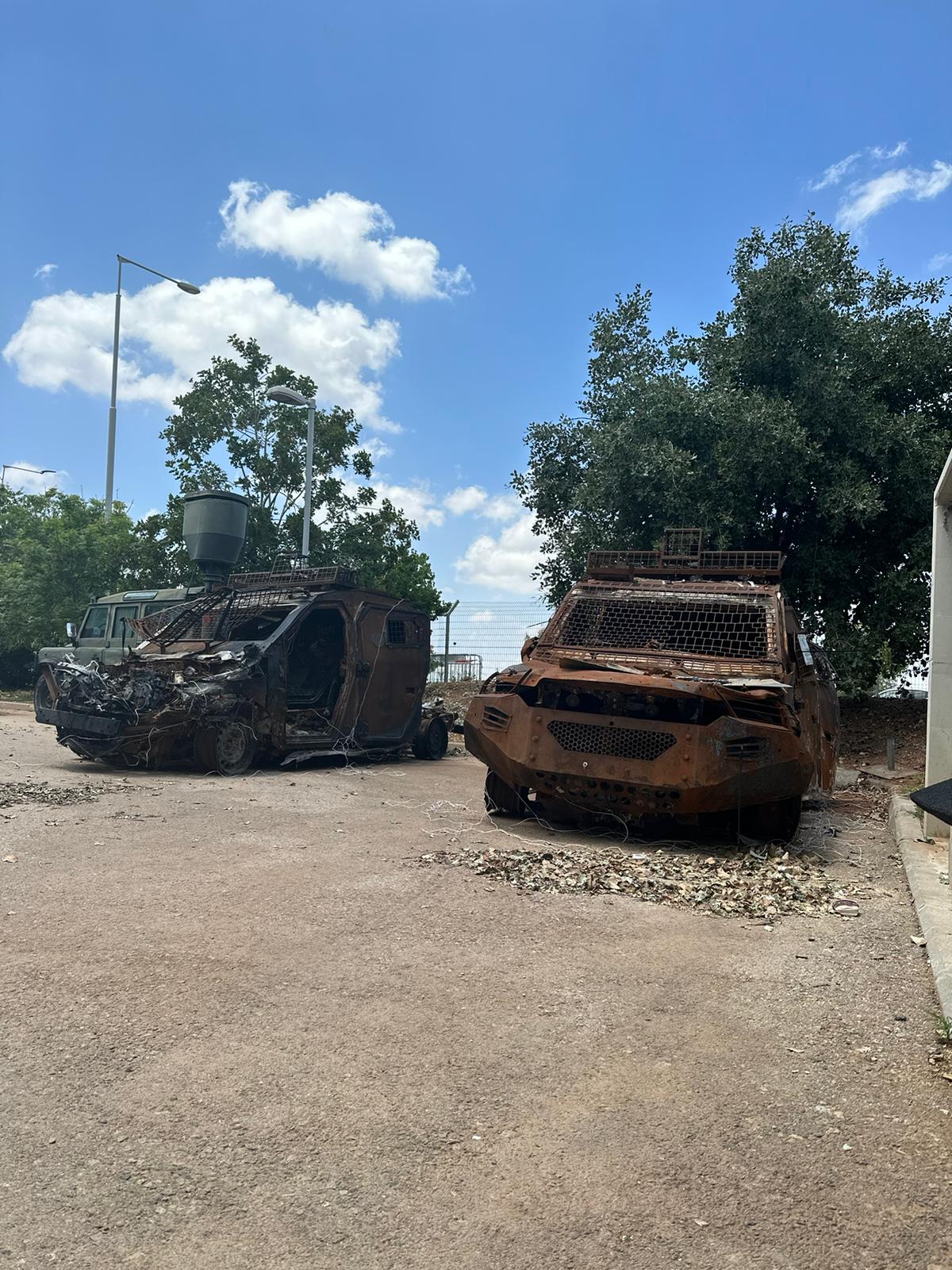 זה מה שעשו עם שרידי הרכבים הממוגנים שנפגעו בקרב בבארי | צפו