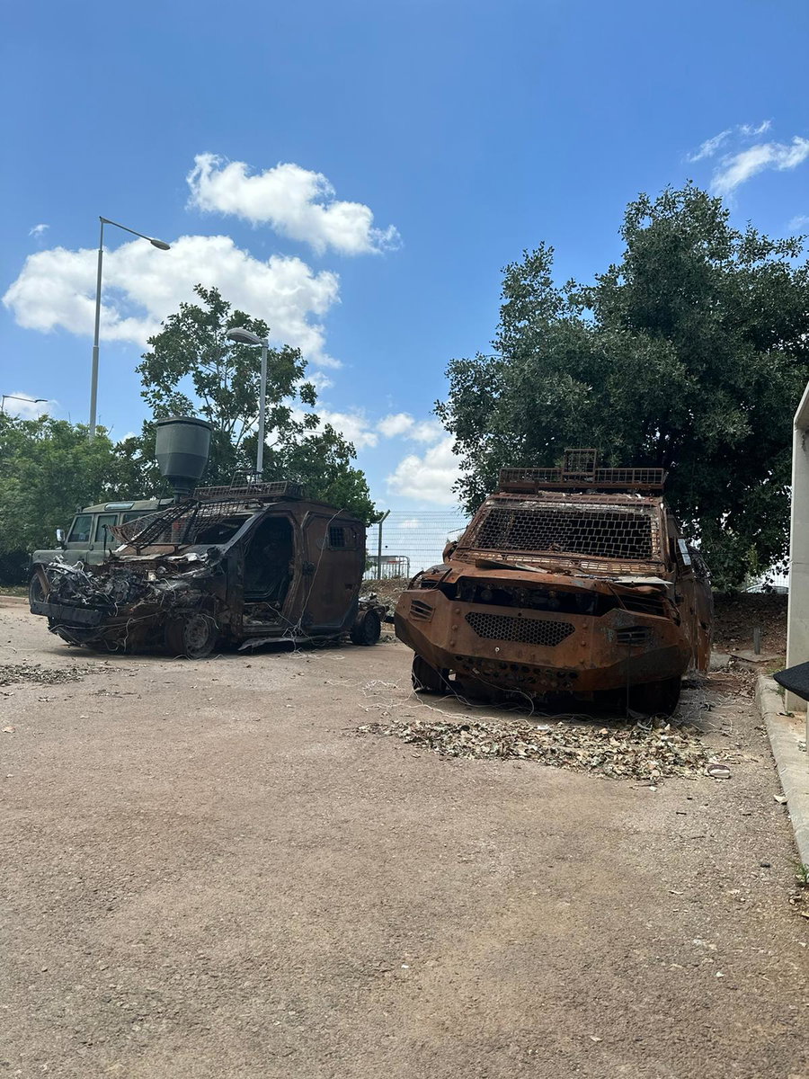 זה מה שעשו עם שרידי הרכבים הממוגנים שנפגעו בקרב בבארי | צפו