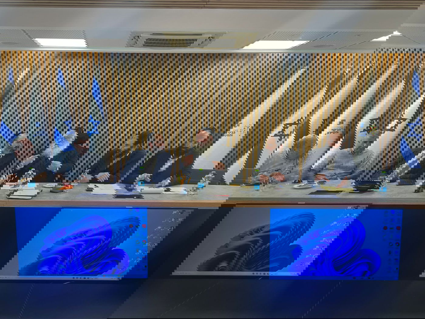 הפגישה היום