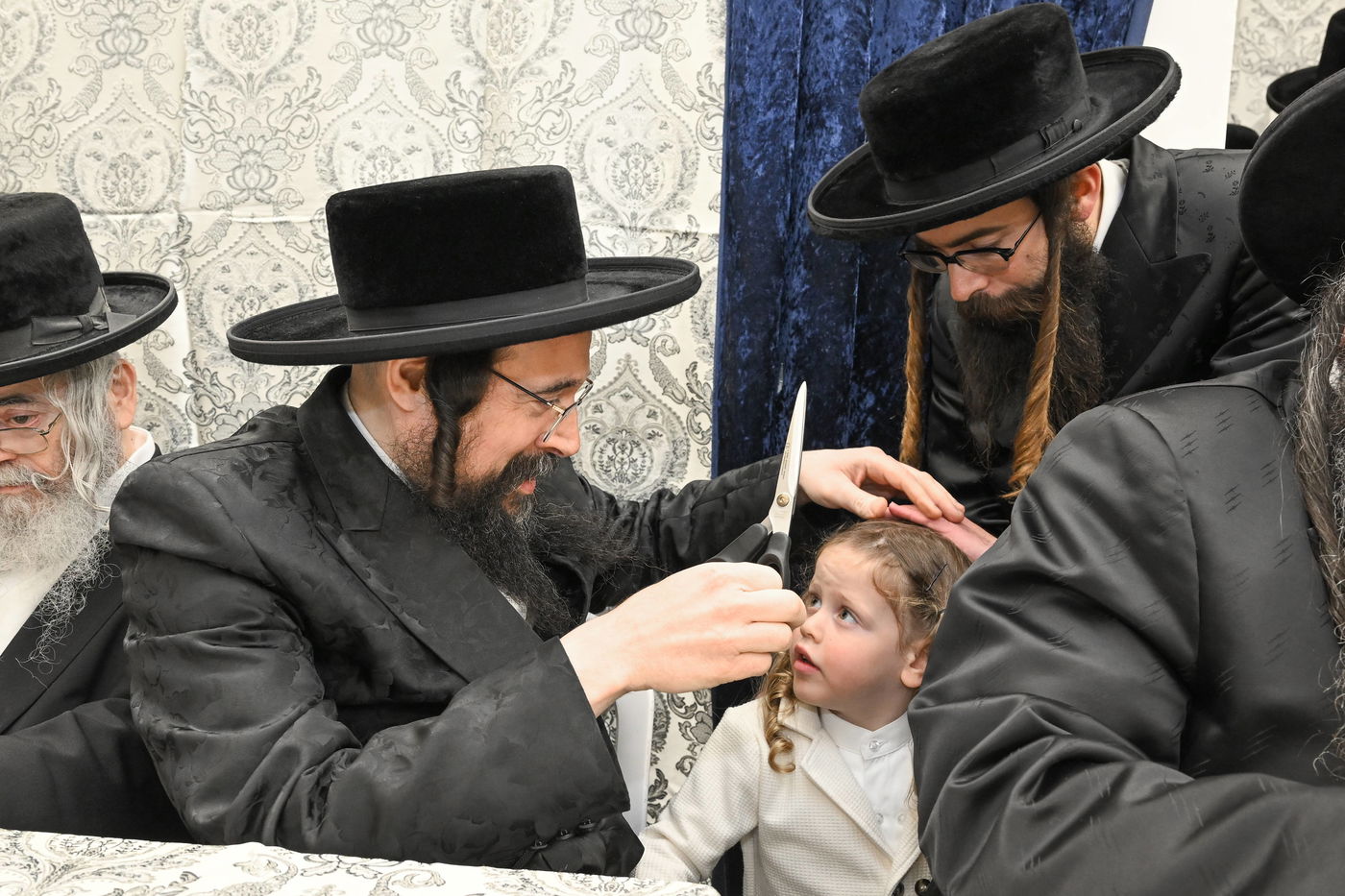 שמחת החלאקה לנין האדמו"ר מצאנז 