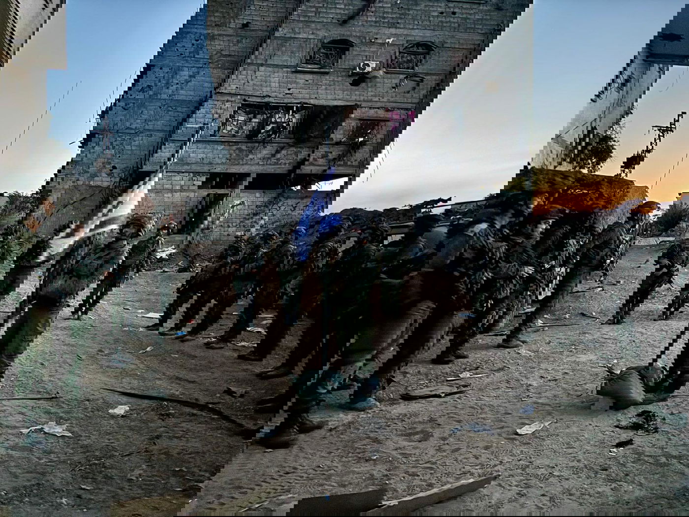 ביומיים: 5 לוחמים נפצעו קשה ברצועה | צה"ל תקף משגרים של חיזבאללה בלבנון