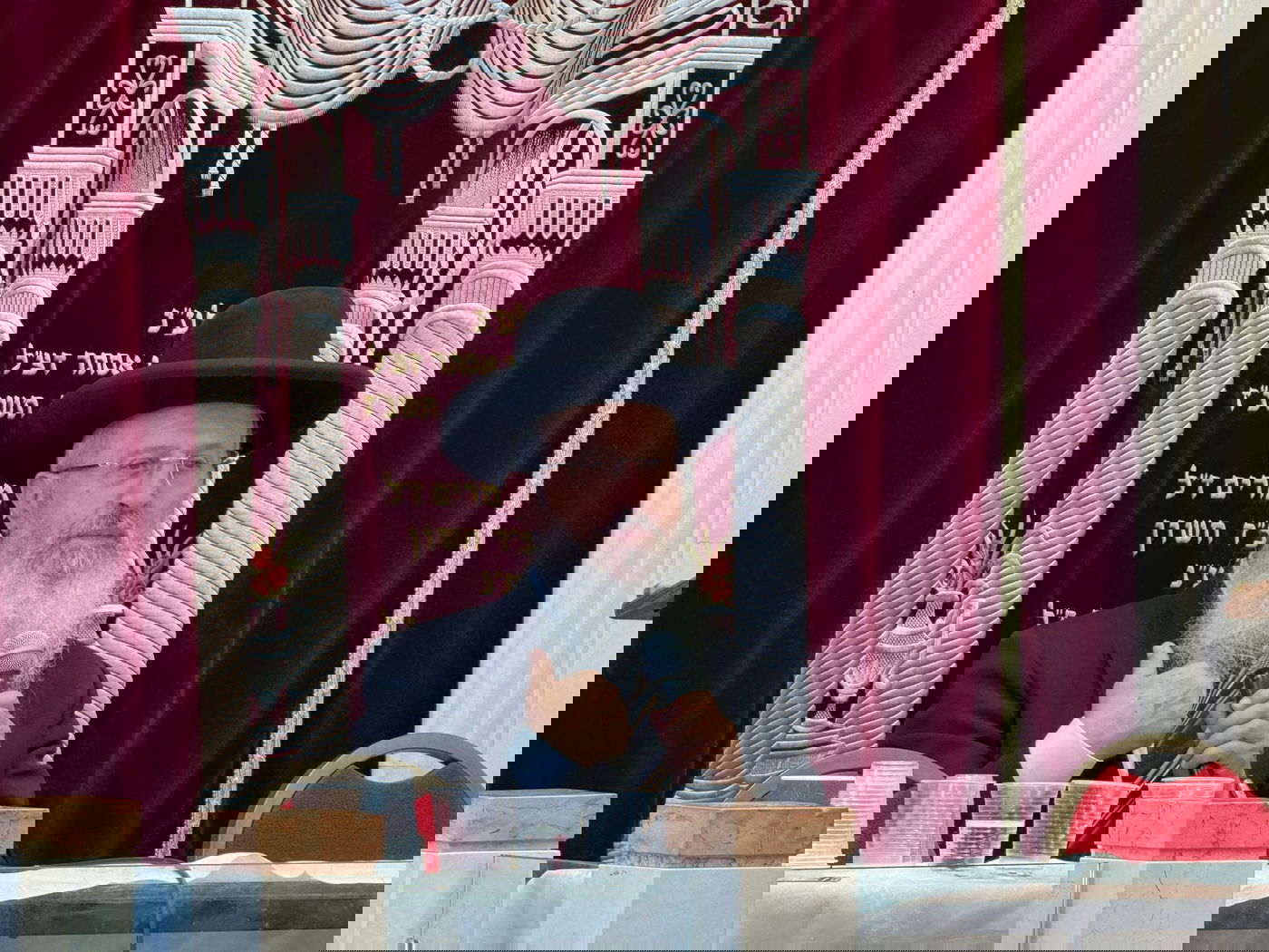 הגר"א יוסף במסירת שיעור ביום העצמאות