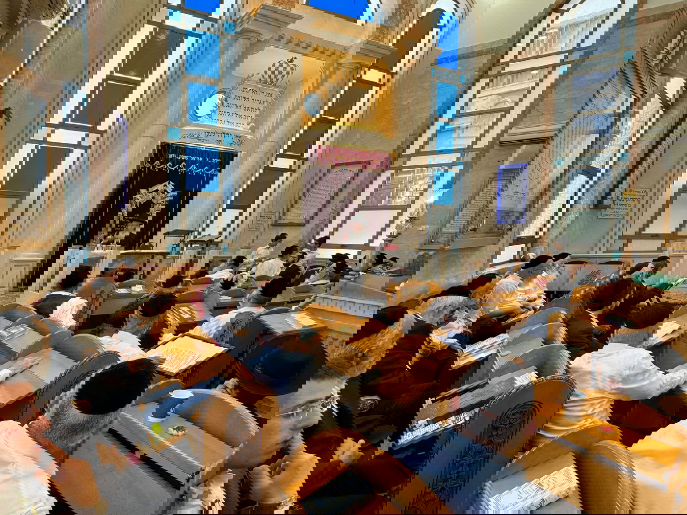 הגר"א יוסף במסירת שיעור ביום העצמאות