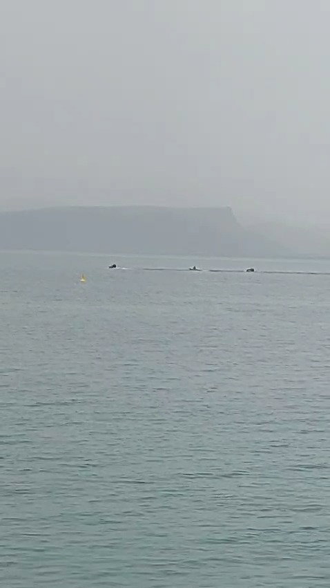 חילוץ הצעירים שנתקעו עם אופנועי הים בכנרת