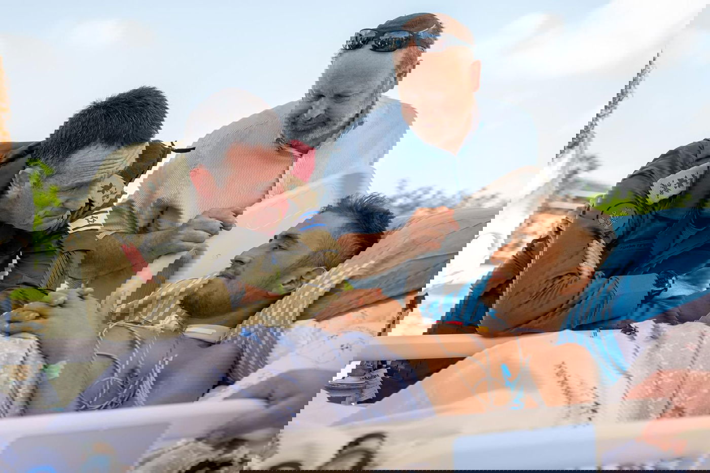 הרמטכ"ל הרצי הלוי מבקר פצועים בביה"ח שיבא בתל השומר