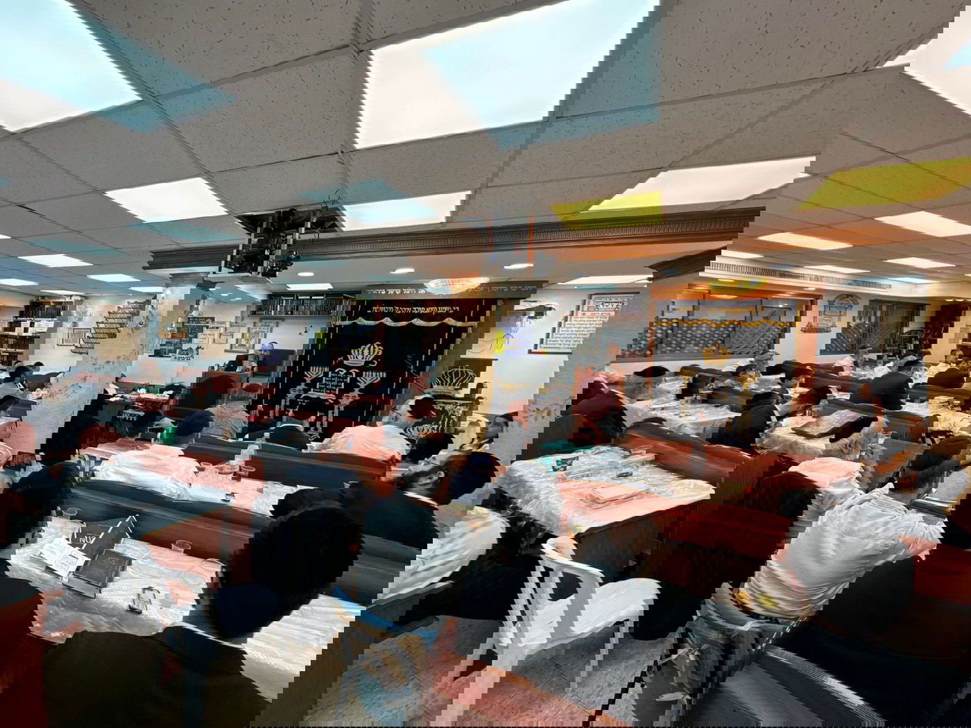 הגר"מ נידאם במסירת שיעור ביום העצמאות