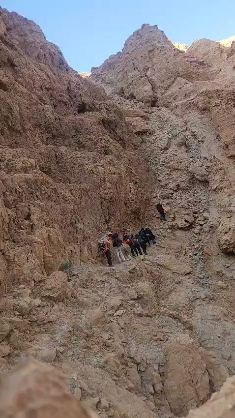 צפו בחילוץ הצעירה שנפצעה בנחל דרגה (דרג'ה)