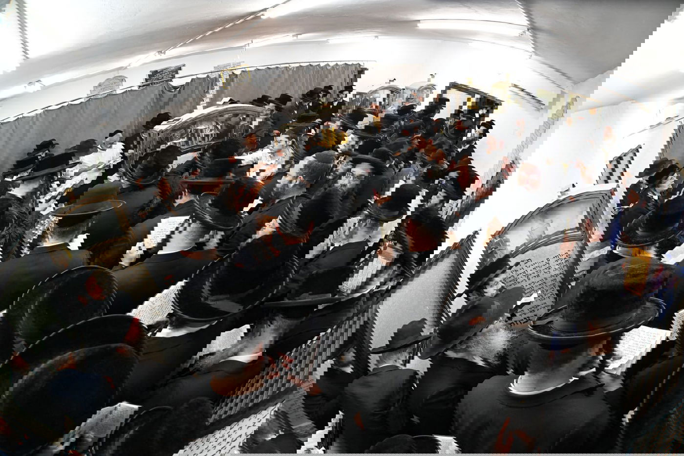 האדמו"ר מספינקא בית שמש בעליה לציון זקינו זי"ע