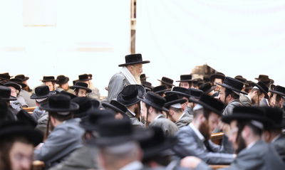 האדמו"ר תולדות אהרן בסיור בכולל בירושלים