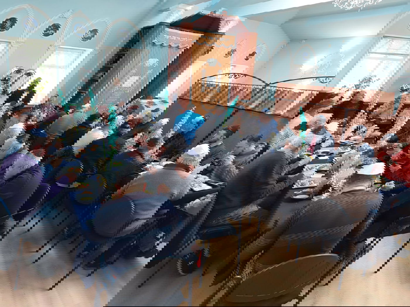 בעוד הצבא הרוסי מתקרב לעיר: יהודי סומי הפתיעו את הרב במתנה מיוחדת