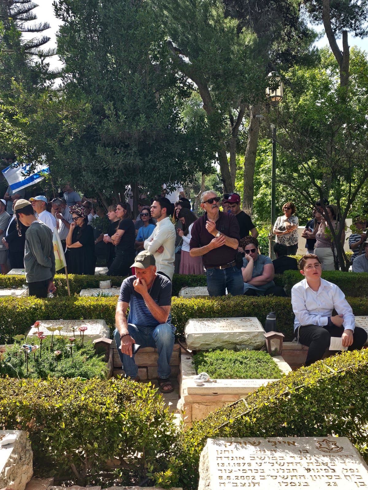 אלפים הגיעו בערב שבת להלוויית החייל הבודד שנפל בעזה